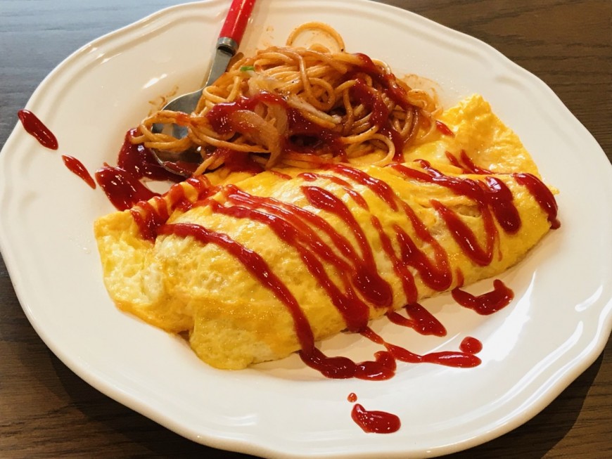 中のライスは定番のバター醤油です